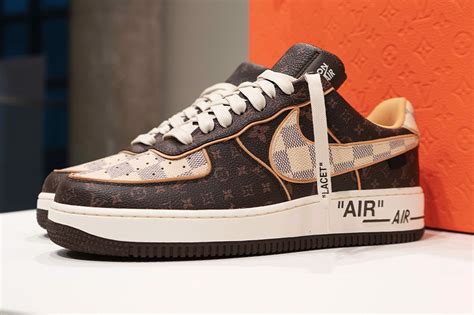 louis vuitton x nike air force 1 giá bảo nhiều|nike louis vuitton virgil abloh.